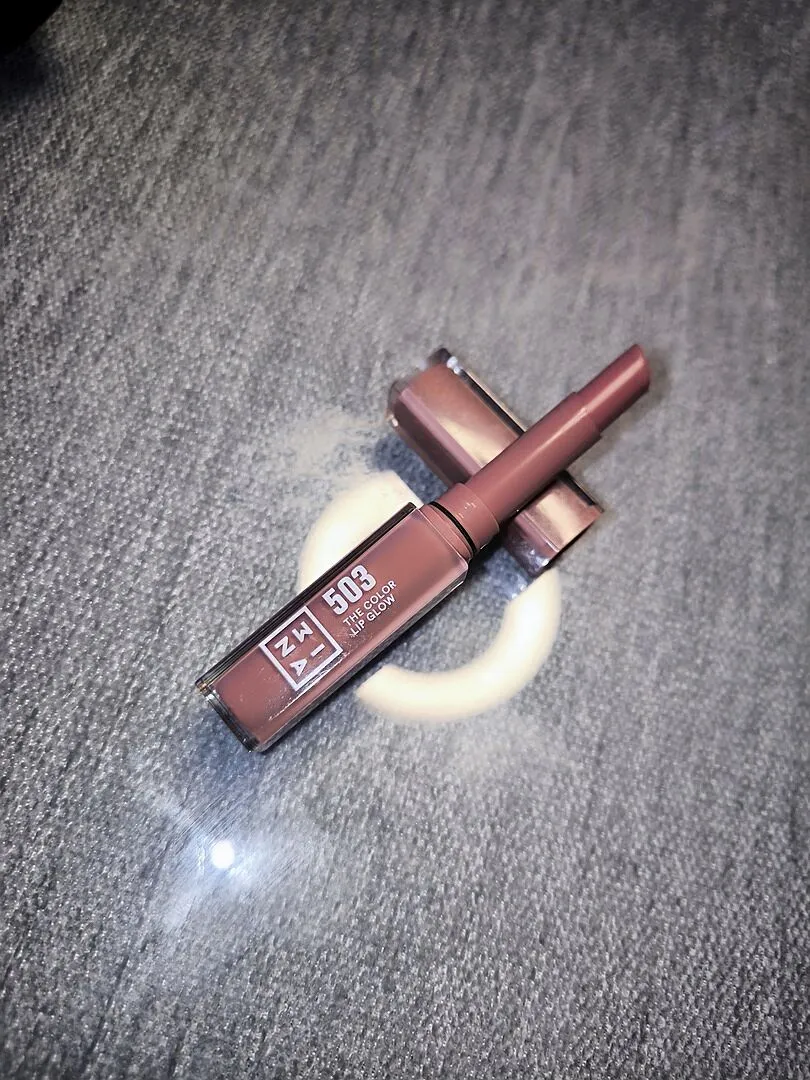 3INA The Color Lip Glow 385 rouge à lèvres teinte glow