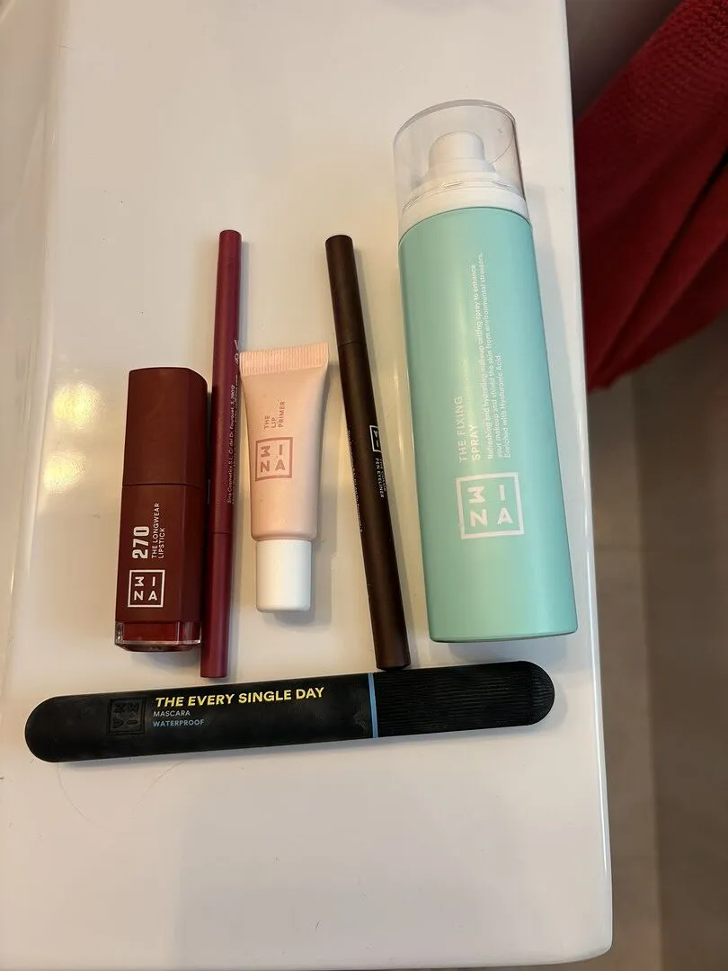 3INA The Longwear Lipstick 244 rouge à lèvres mat 12H