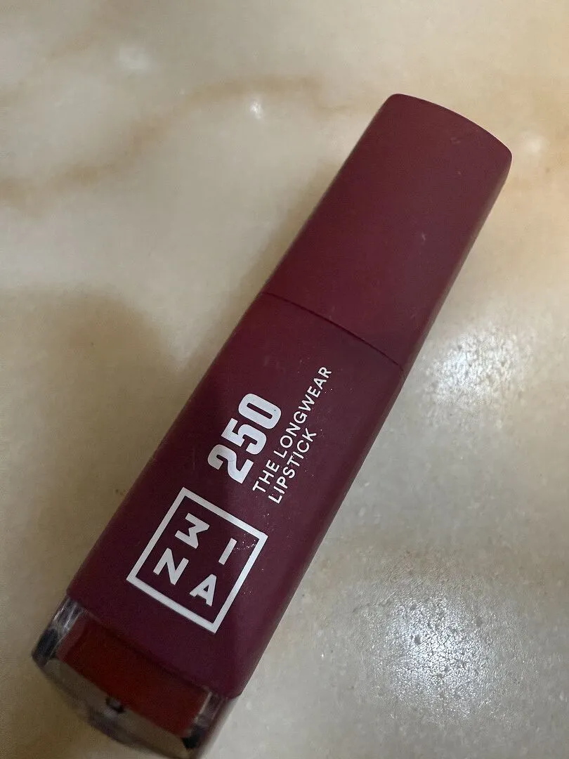 3INA The Longwear Lipstick 244 rouge à lèvres mat 12H