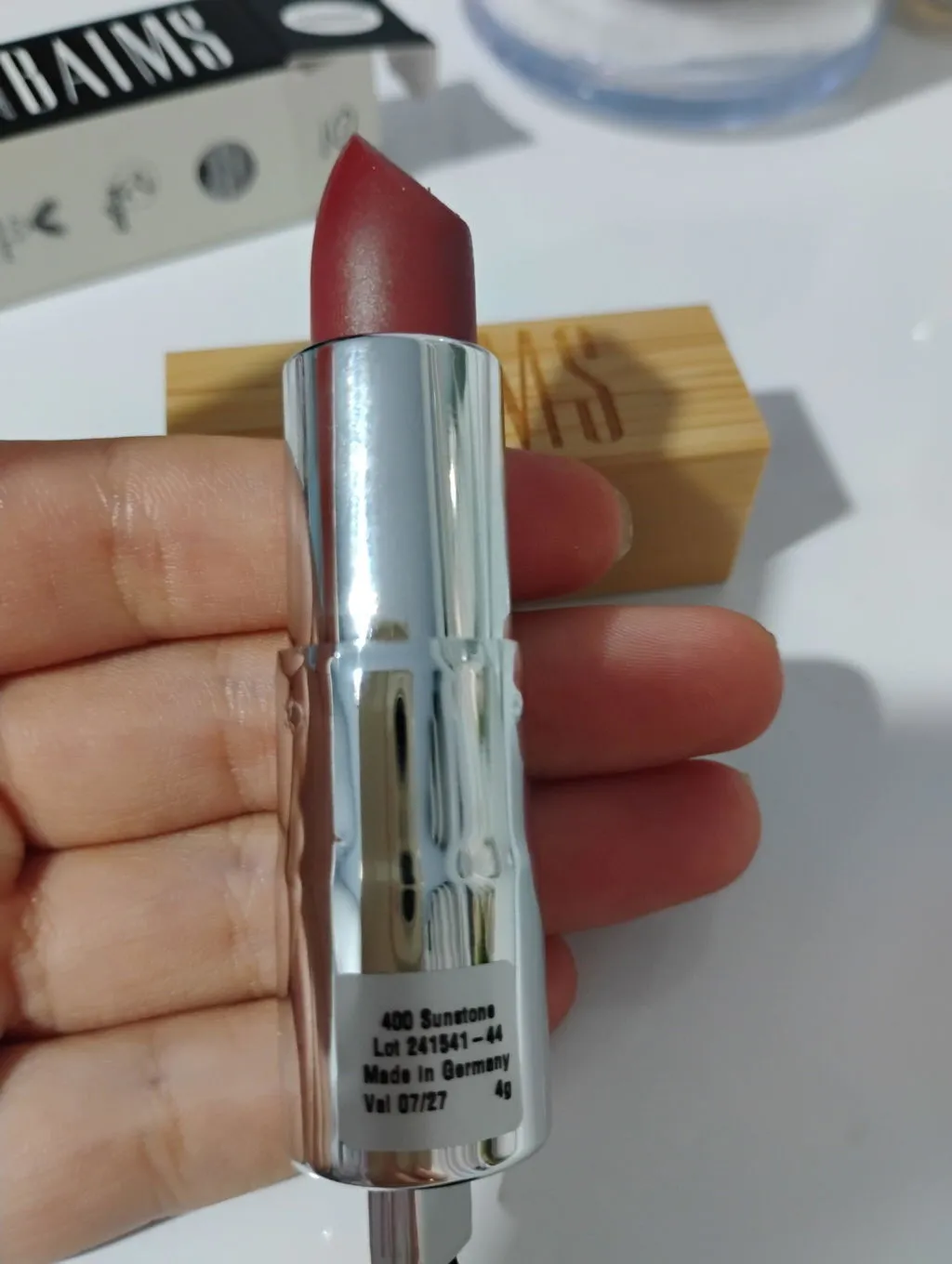Baims Lipstick rouge à lèvres bambou fini semi-mat