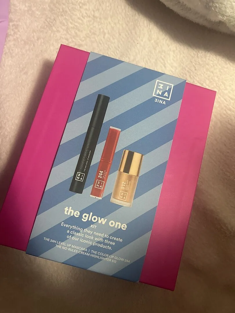 3INA The Glow One Kit kit maquillage mascara highlighter rouge