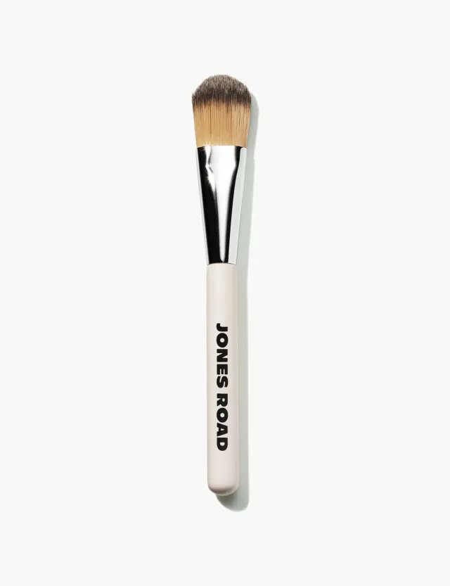Jones Road The Skin Brush pinceau teint fondant