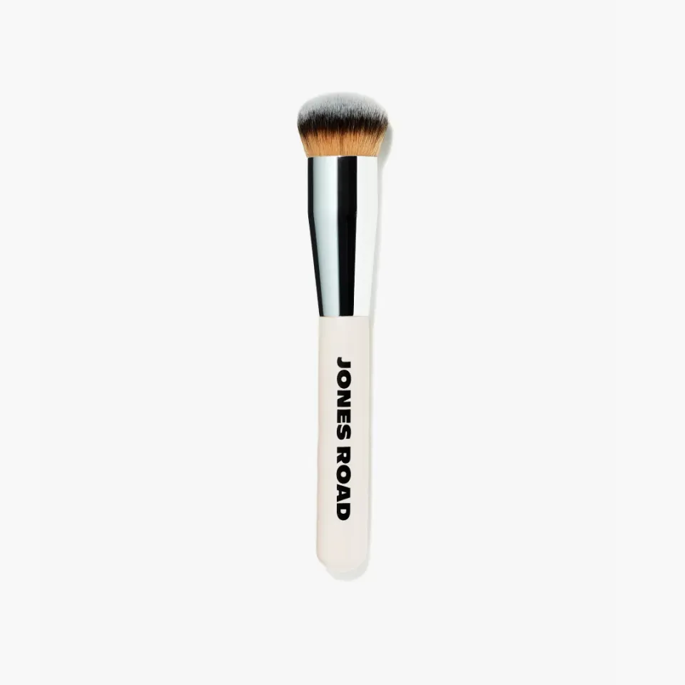 Jones Road The Everything Brush pinceau teint plat