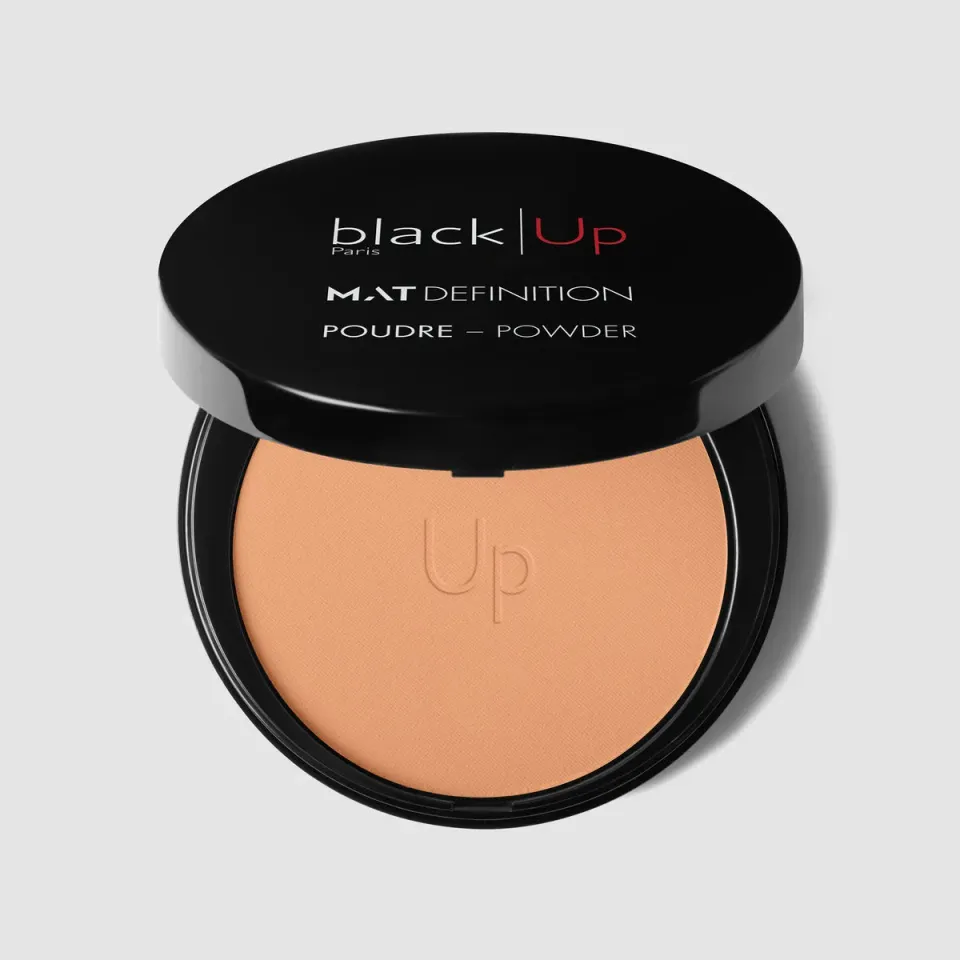 Black Up Matte Definition poudre teint matifiante universelle
