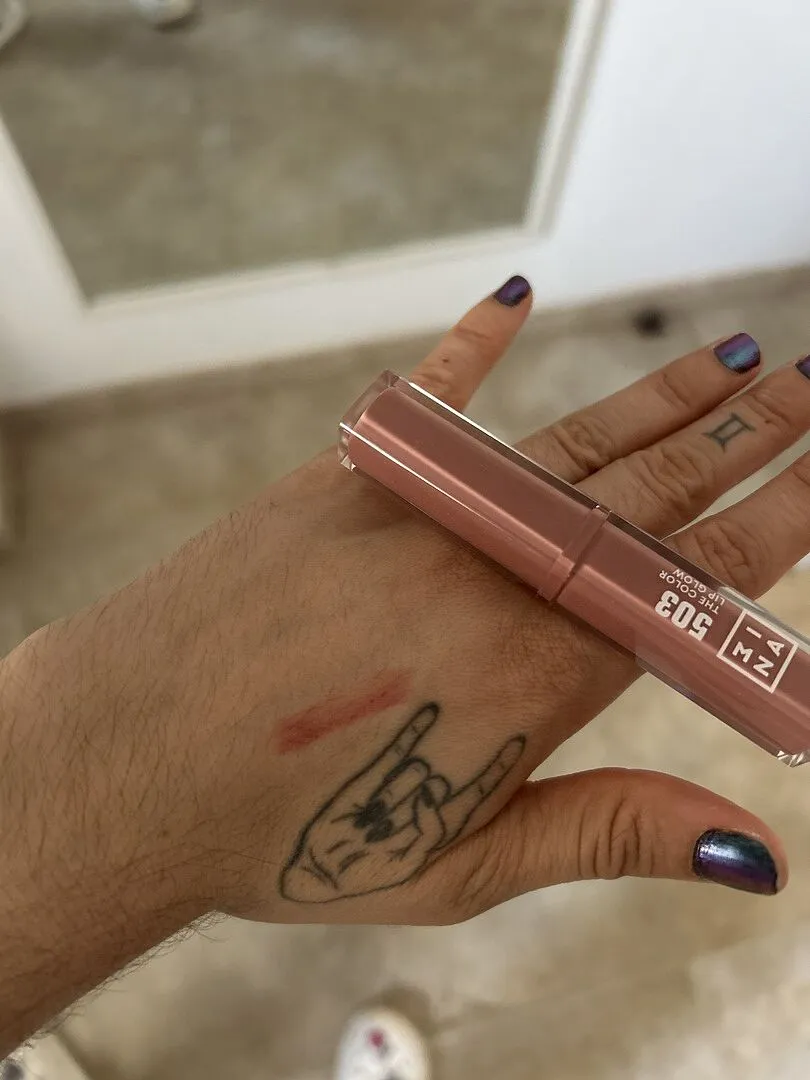 3INA The Color Lip Glow 385 rouge à lèvres teinte glow