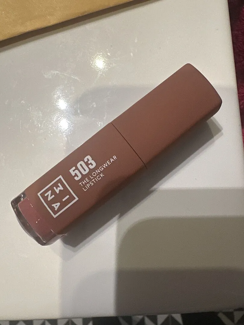 3INA The Longwear Lipstick 244 rouge à lèvres mat 12H
