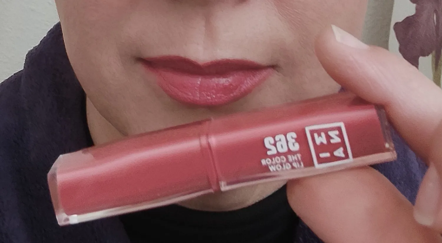 3INA The Color Lip Glow 385 rouge à lèvres teinte glow