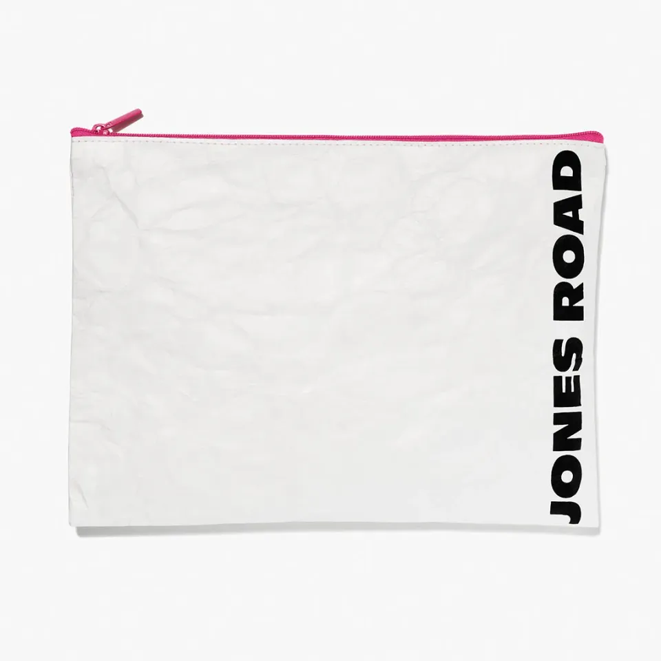 Jones Road White Tyvek Bag sac blanc trousse