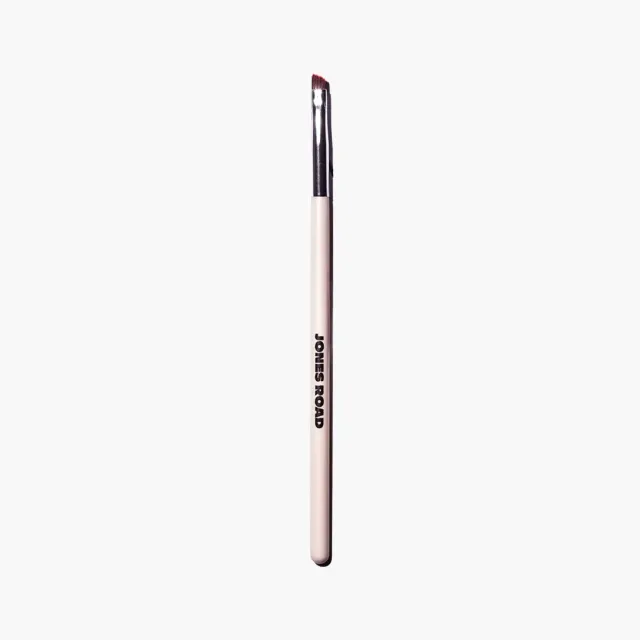 Jones Road The Precision Eyeliner Brush pinceau biseauté