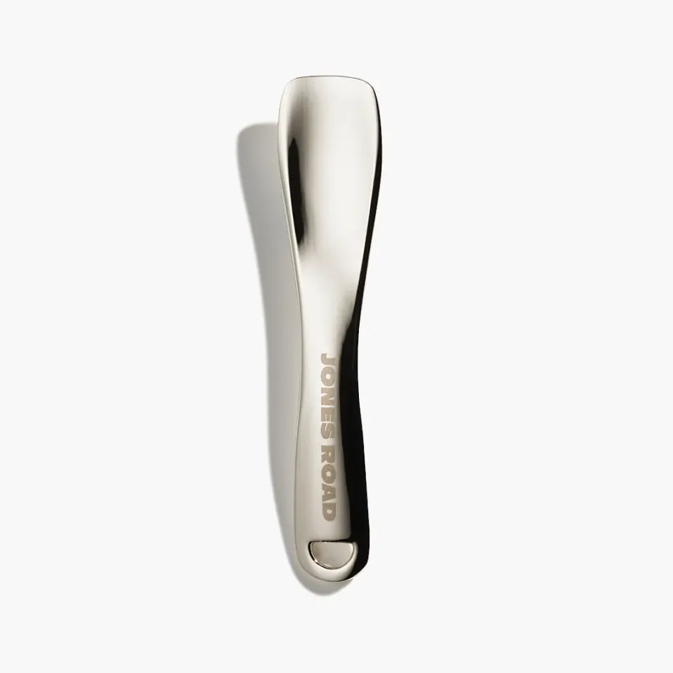 Jones Road The Spatula spatule maquillage baume acier