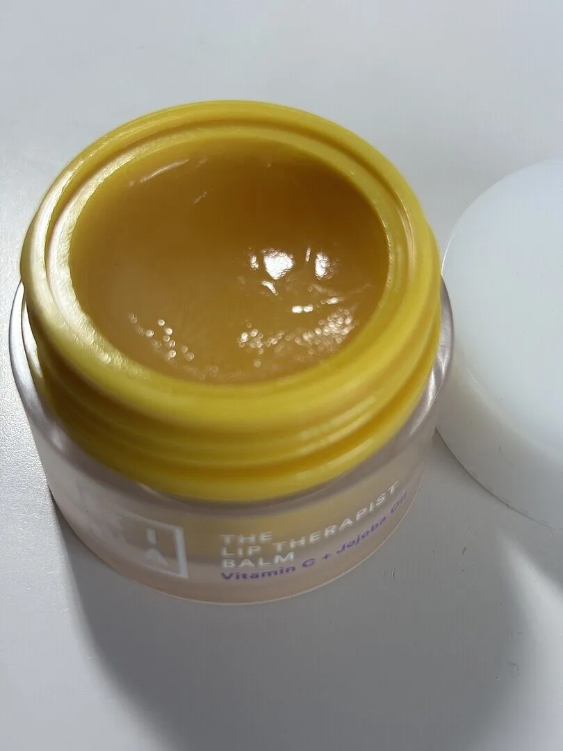 3INA The Lip Therapist Balm baume à lèvres hydratant