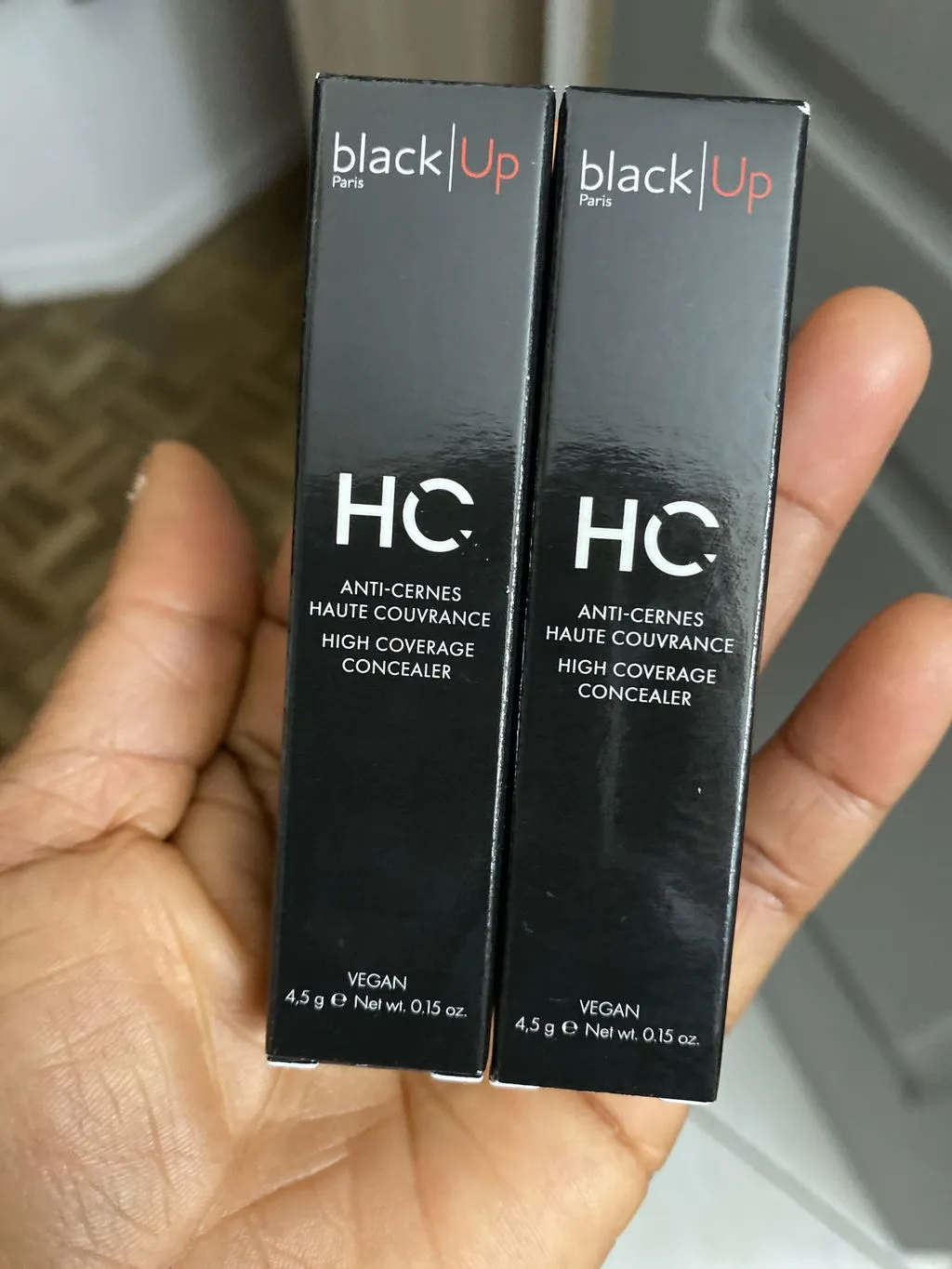 Black Up High Coverage Concealer anti-cernes couvrance
